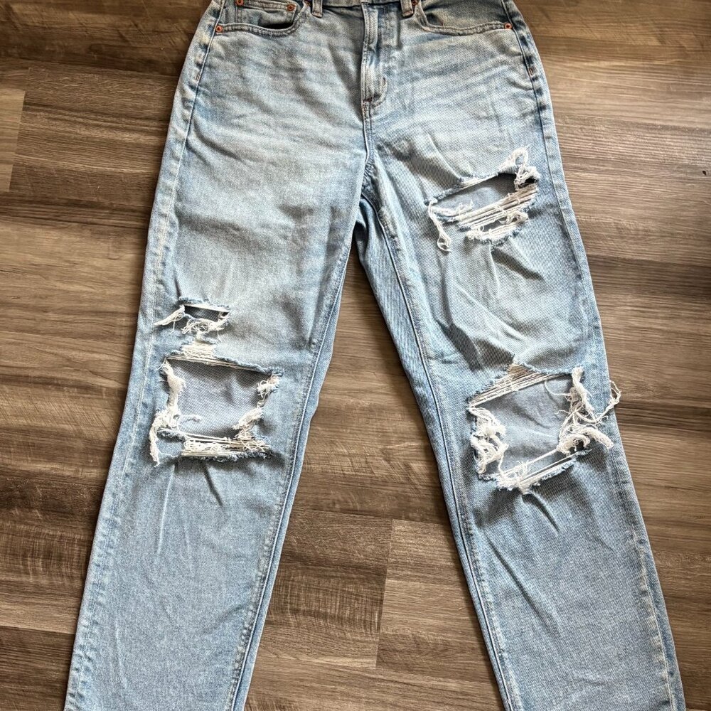 American Eagle High-Rise Distressed Jeans